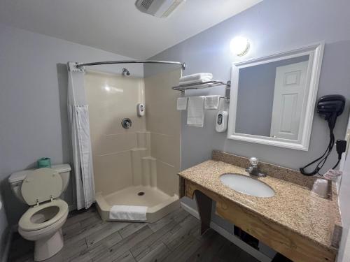 Chaplin Inn & Suites - image 2