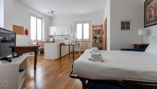 Italianway Easy - Volta 20 - Milan