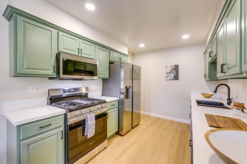 Walkable Home Base Near LLUMC & Campus! in Loma Linda