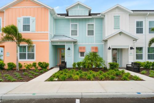 Relaxing Paradise Villa near Disney with Margaritaville Resort  Island H20 Waterpark Access - 2951CL
