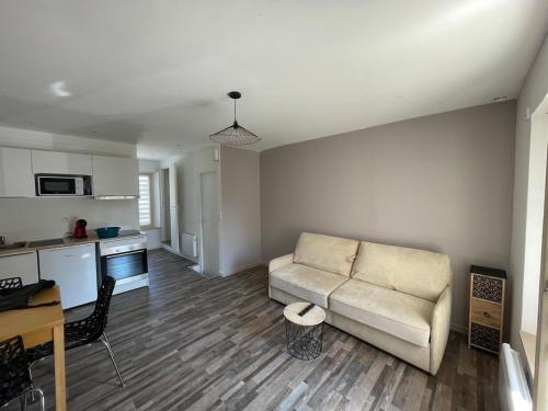 F2 Duplex proche CDG, Disney, Paris, Asterix in Saint-Mesmes