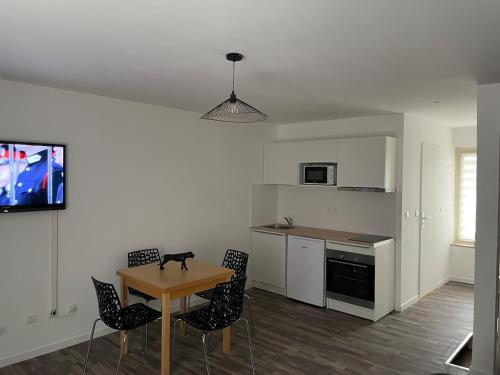 F2 Duplex proche CDG, Disney, Paris, Asterix in Saint-Mesmes