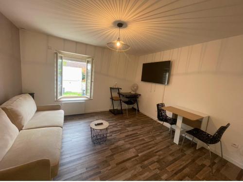 F2 Duplex proche CDG, Disney, Paris, Asterix in Saint-Mesmes