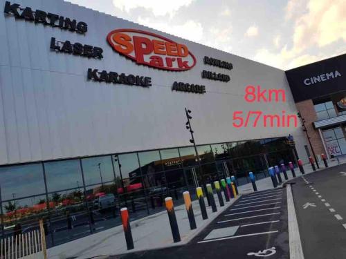 F2 Duplex proche CDG, Disney, Paris, Asterix in Saint-Mesmes