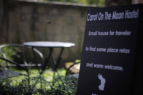 %name Carrot On The Moon Hostel ปาย