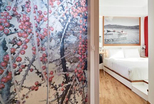 Olive Green Hotel - image 13
