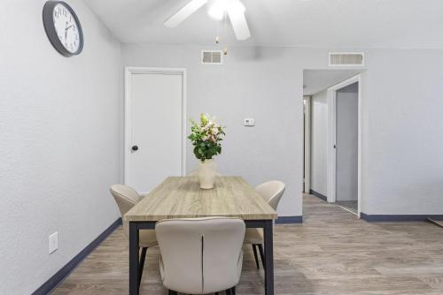 Comfortable stay with smart layout in 南堪薩斯城