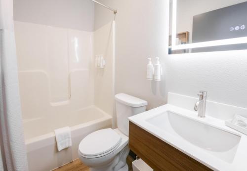 Microtel Inn & Suites by Wyndham Wellsville - image 12