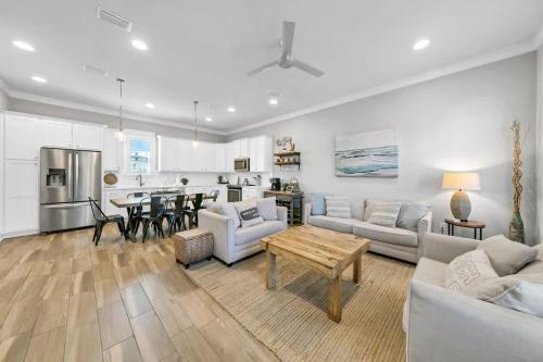 The Salty Stay - Destin, FL