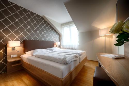 Dom Hotel - image 4
