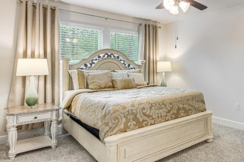 8 Mi to Dtwn Pensacola: Modern Escape w/ Patio! in Myrtle Grove