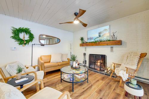 Waterfront Deck! Chic Lower Scott Lake Cottage in Lacota
