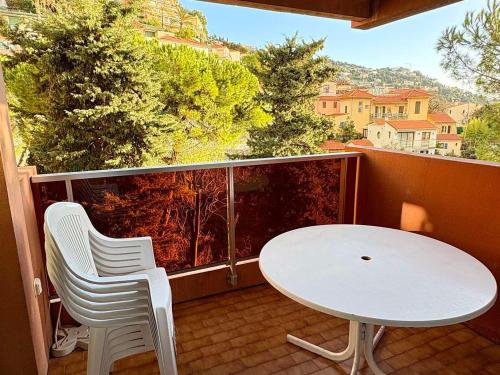 Appartement 8 personnes avec kitchenette et Wi-Fi à Roquebrune-Cap-Martin - FR-1-827-5
