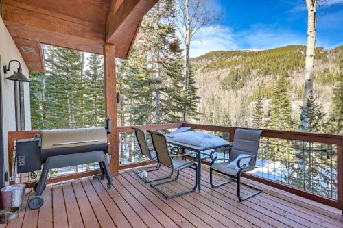 Deck & Mtn Views! Pet-Friendly Duplex in Salida