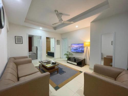Executive 2 Bedroom Apartment - image 3