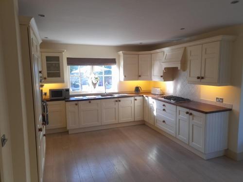 Beautiful home within walking distance to Kenmare in Killowen
