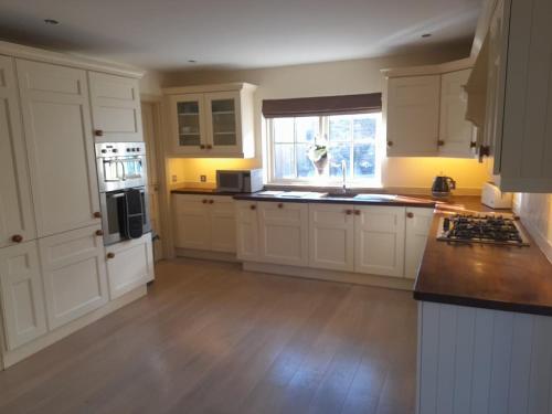Beautiful home within walking distance to Kenmare in Killowen