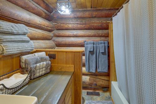 Explore Fairbanks! Authentic Log Cabin w/ Views in Chena (AK)