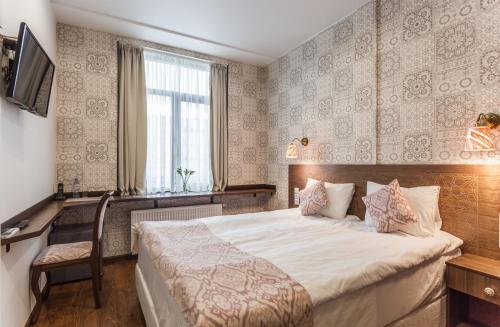 Hotel Silk Way Located in Kirovsky District, Hotel Silk Way is a perfect starting point from which to explore Saint Petersburg. The property features a wide range of facilities to make your stay a pleasant experienc