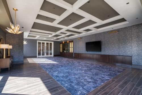 Hotel Indigo Gatlinburg Downtown by IHG - image 9