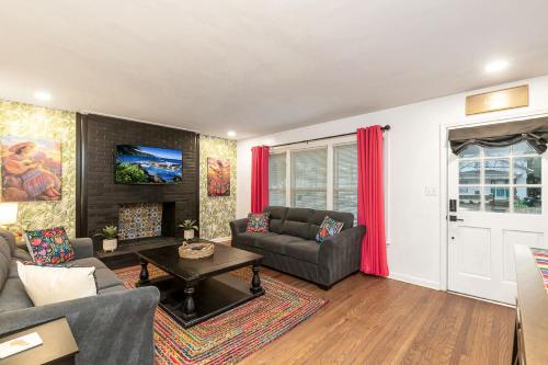 設施, La Casa Bella 5BR 3BA Games 2 Living Areas in 坎普泰勒