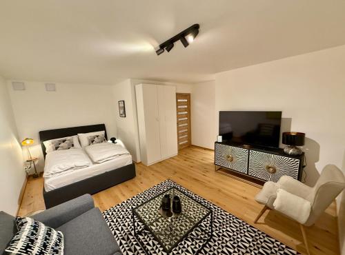 1 king bed, 1 sofa bed