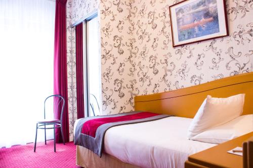 Best Western Beausejour Best Western Beauséjour is a popular choice amongst travelers in Lourdes, whether exploring or just passing through. The hotel offers a wide range of amenities and perks to ensure you have a great ti