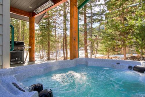 Frisco Cedar Cabin – Frisco, CO