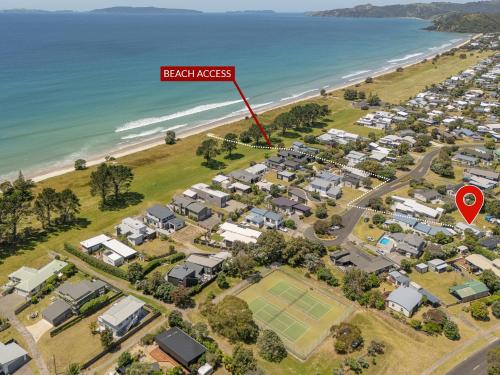 Viesnīcas āriene, Golden Sands Retreat - Matarangi Holiday Home in Matarangi