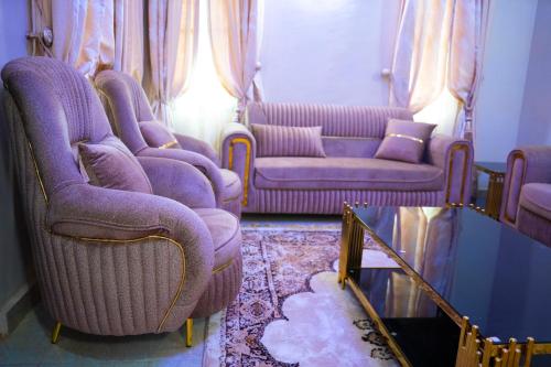 ผับ/เลาจน์, Nafik Suites in ยอส