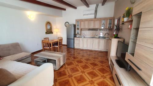 Apartments with parking space Cunski, Losinj - 7951 in cunski