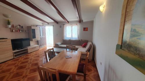 Iekārtas, Apartments with parking space Cunski, Losinj - 7951 in cunski