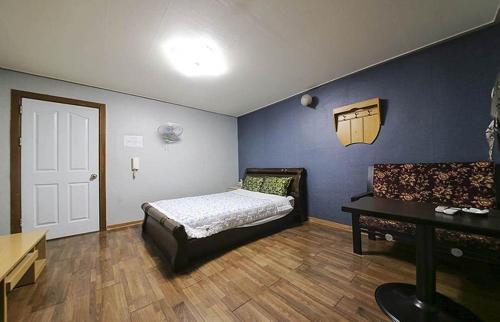 1 double bed