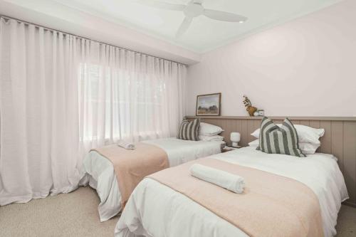 4 Bedrooms Spacious Backyard Fireplace Walk to Beach - February treat - Book 3 nights pay for only 2 - image 5