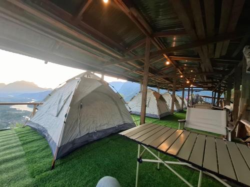 Phanoy Viewpoint camping in Muang Ngoy
