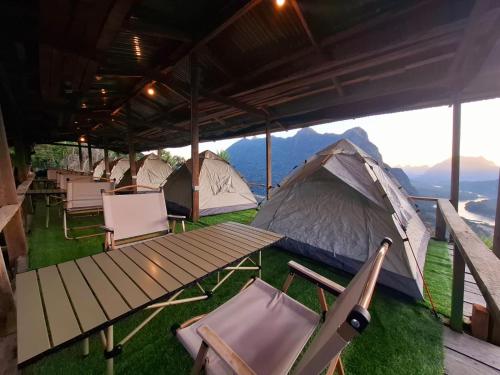 Phanoy Viewpoint camping in Muang Ngoy