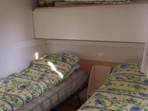 Mobil-home confortable avec terrasse à Bieuzy - API-1-52-1307 (Mobil-home confortable avec terrasse a Bieuzy - API-1-52-1307) in 普呂梅利歐