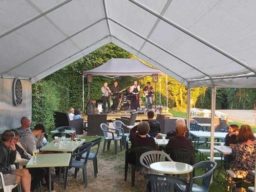 Mobil-home confortable avec terrasse pour 4 personnes - API-1-52-1361 in St Reverend