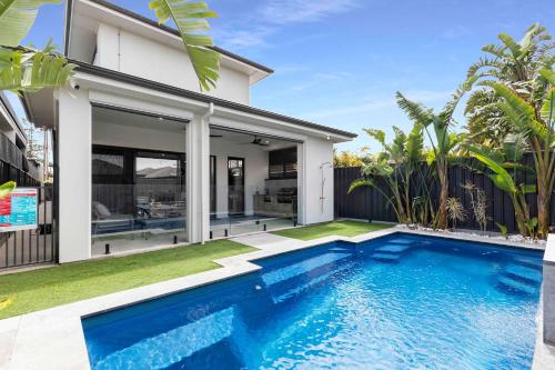 Northshore Luxe Pool House Glenelg North – khách sạn tại Glenelg
