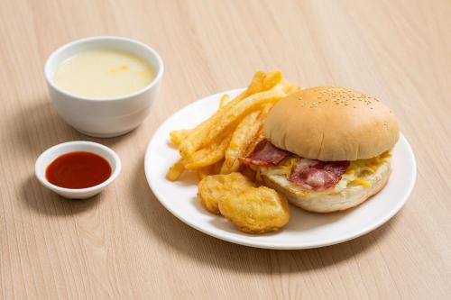 Food and beverages, Holland Village Motel Hua Pin in Anping District