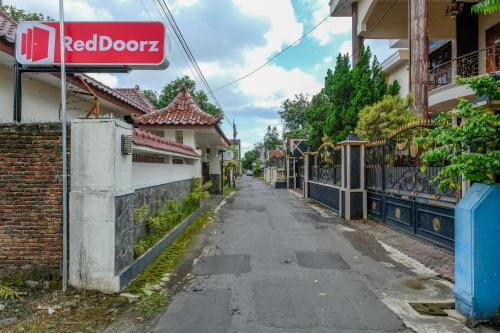 RedDooorz Syariah at Omah Tentrem Gejayan – Yogyakarta, MN