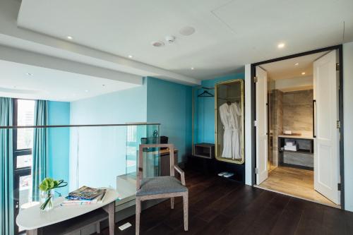 Chez Nous Penthouse Suite image 10