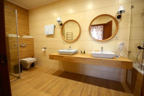 浴室, Premier Hotel Pochaiv in 波查伊夫