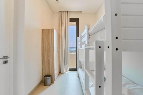 Spacious 2BR Plus Maids Sea View Apartment in Al Zorah - image 3