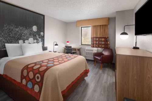 Super 8 by Wyndham Kent/Akron Area - image 9