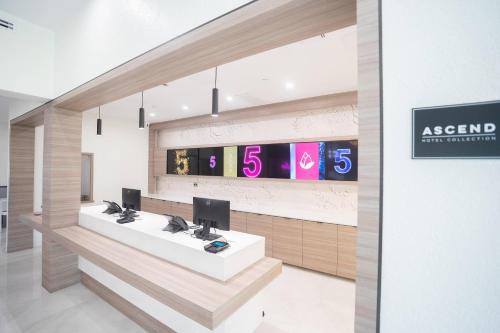 DASKK Orlando Hotel near Universal Blvd, Ascend Hotel Collection in Orlando, USA