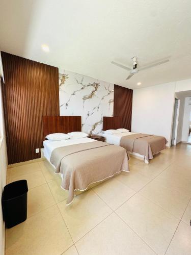 2 double beds