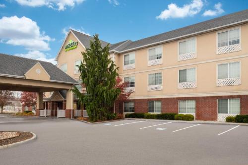 . Wingate Suites By Wyndham Mansfield Ontario