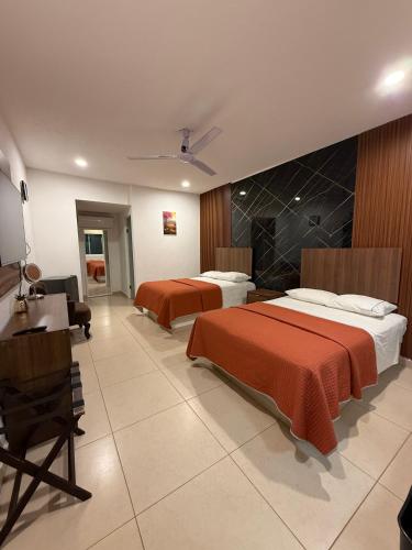 2 double beds