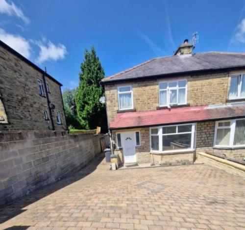外部景觀, 3 Bed Semi, Bingley, BD16, Free Parking, Wi-Fi in 賓格利